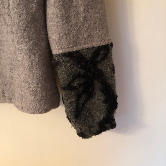 SOFT SURROUNDINGS XS GREY WOOL 3 BUTTON JACKET WITH PATTERNED COLLAR AND CUFFS - Picture 4 of 9